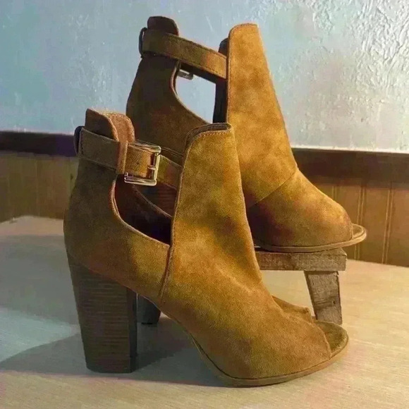 Bella Marie “Sarah Tom” Suede Peep Toe Buckle Ankle Booties - Picture 2 of 6